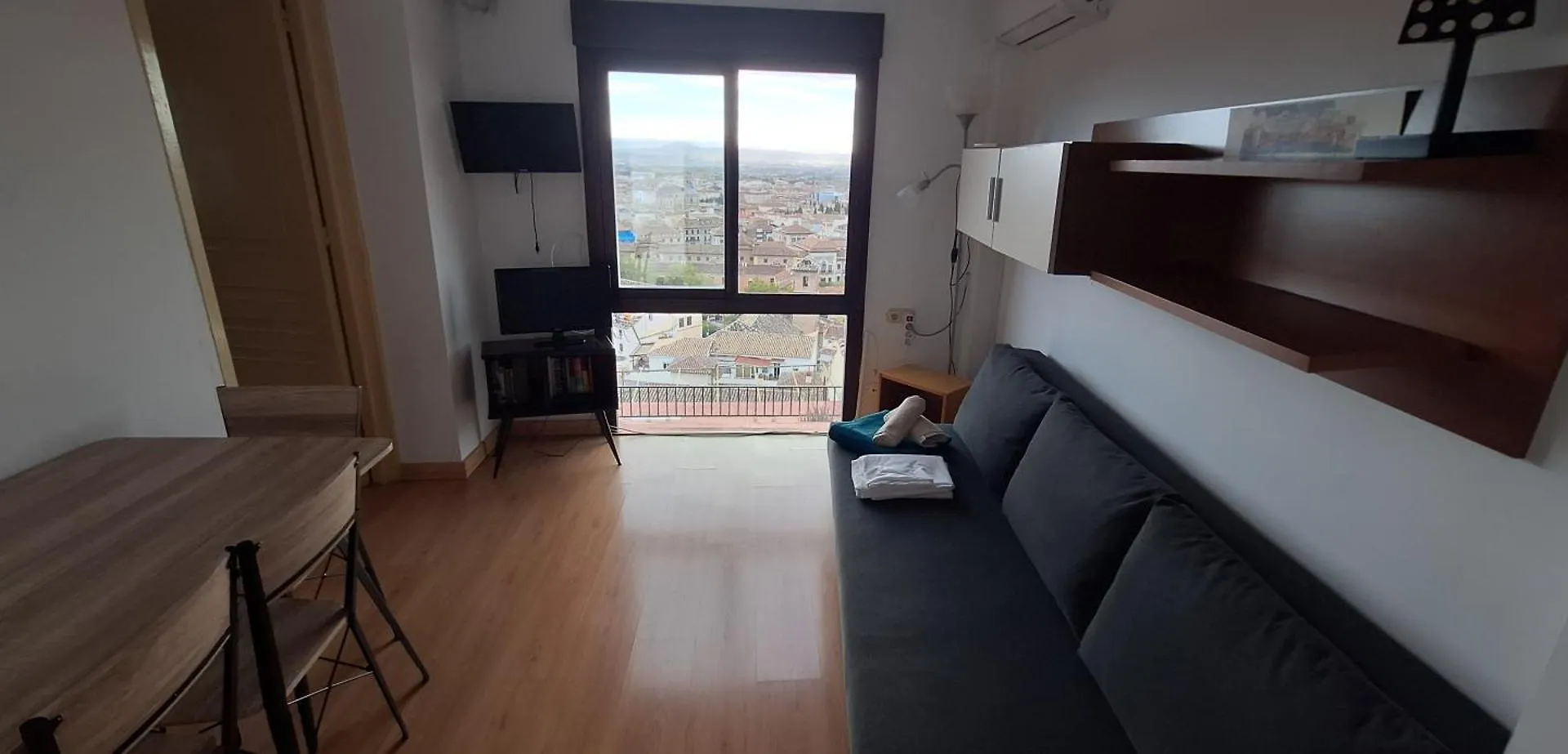 Grx Apartamentos 그라나다